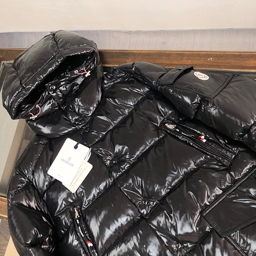 モンクレール ダウンジャケット スーパーコピー MONCLER ミディアムダウンジャケット、高品質のインポート金具付きカスタムアイテム