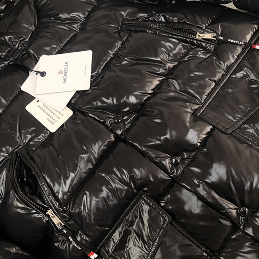 モンクレール ダウンジャケット スーパーコピー MONCLER ミディアムダウンジャケット、高品質のインポート金具付きカスタムアイテム