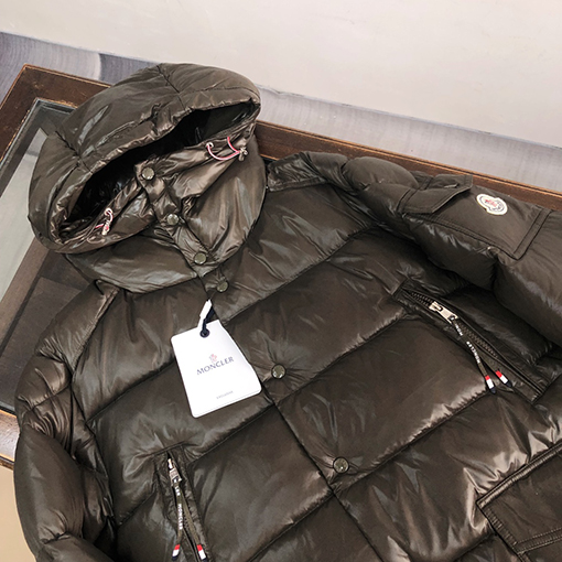 モンクレール ダウンジャケット スーパーコピー MONCLER ミディアムダウンジャケット、高品質のインポート金具付きカスタムアイテム