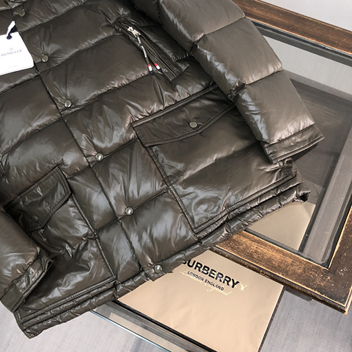 モンクレール ダウンジャケット スーパーコピー MONCLER ミディアムダウンジャケット、高品質のインポート金具付きカスタムアイテム