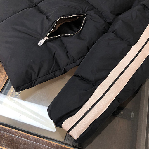 モンクレール  x パームエンジェルス  コラボの限定商品    MONCLER   袖ストライプ アームデザイン