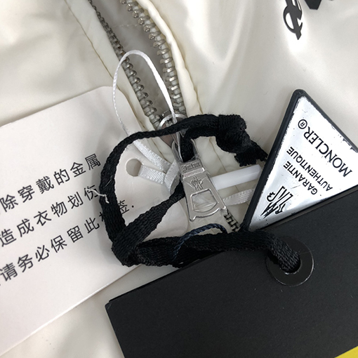 モンクレール  x パームエンジェルス  コラボの限定商品    MONCLER   袖ストライプ アームデザイン