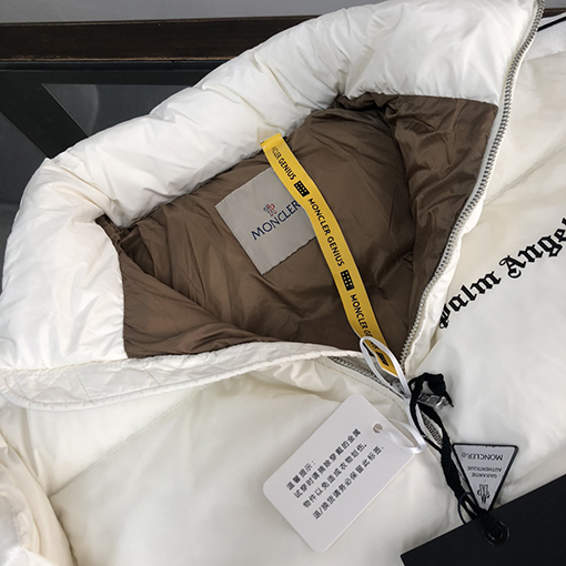 モンクレール  x パームエンジェルス  コラボの限定商品    MONCLER   袖ストライプ アームデザイン