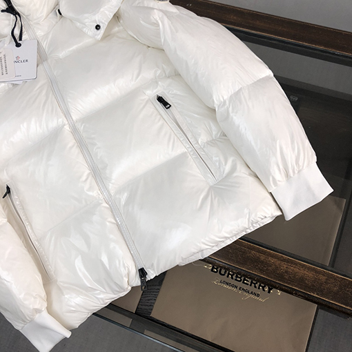 モンクレール ダウン スーパーコピー ロゴ入りMONCLER