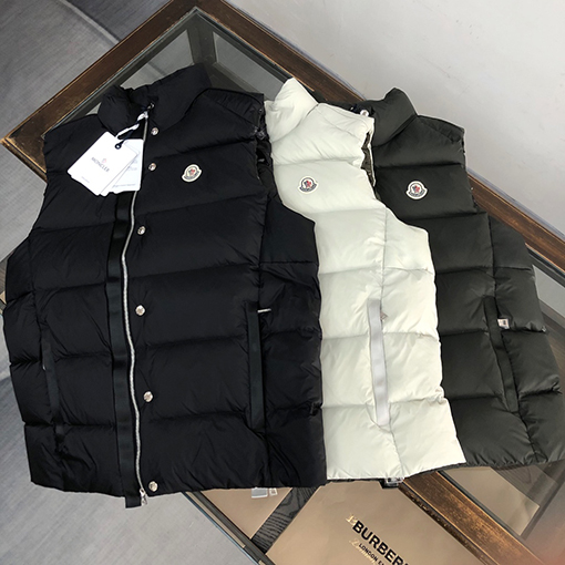 モンクレール ダウンベストスーパーコピーMONCLER 控えめで派手すぎない着こなしスタイル!