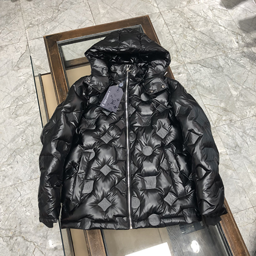 ヴィトンダウン スーパーコピー Louis Vuitton レリーフロゴ プリントのペアダウンジャケット