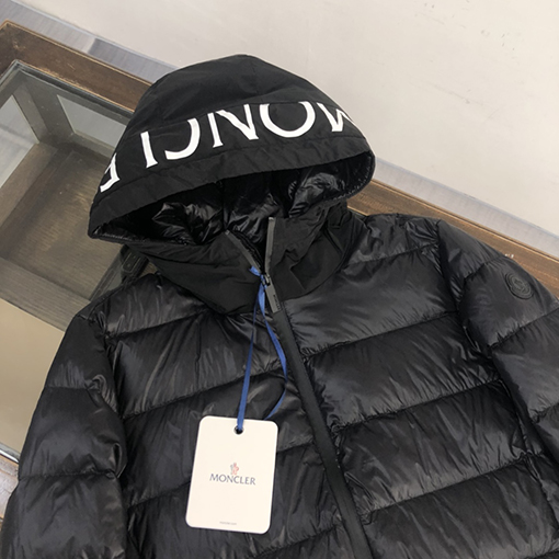 モンクレール ダウンコピー フード付きMONCLER ロゴプリント ダウンジャケット