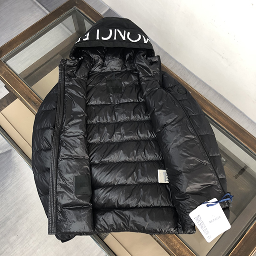 モンクレール ダウンコピー フード付きMONCLER ロゴプリント ダウンジャケット