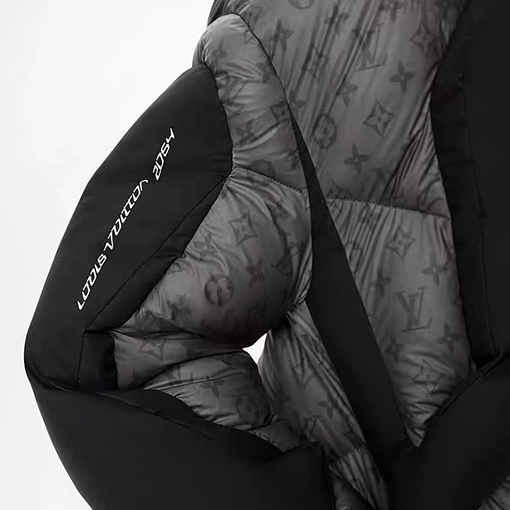 ヴィトンダウンジャケットアウター Louis Vuitton モノグラム 生地は温度によって変色