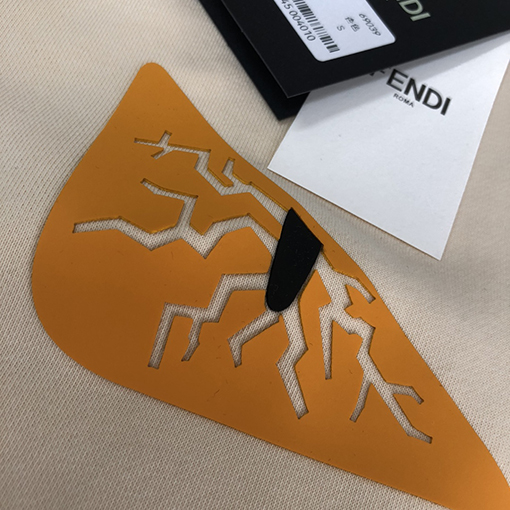 フェンディスウェットTシャツ コピー FENDI クラシッ スウェット 長袖 Tシャツ