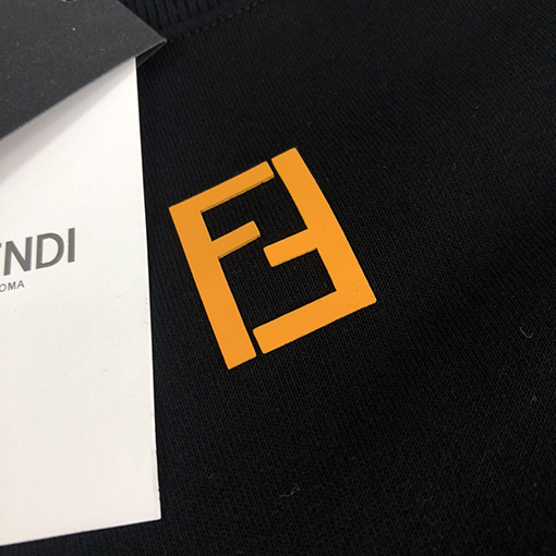 フェンディスウェットTシャツ スーパーコピー 前胸のFFロゴ ラウンドネック長袖