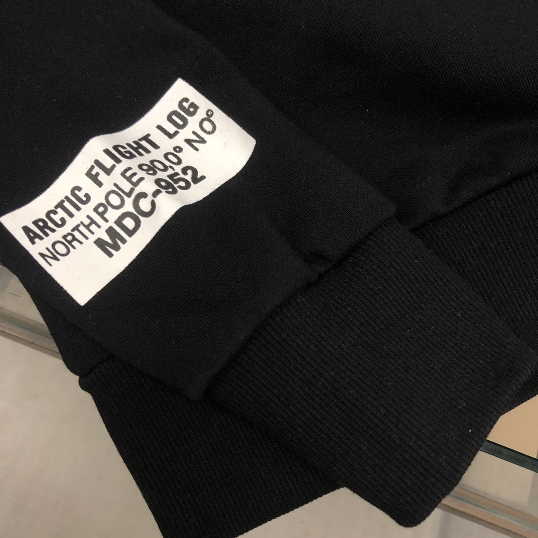 モンクレール スウェット長袖 Tシャツ ト MONCLER トレンディなラウンドネックプリントスウェットTシャツ