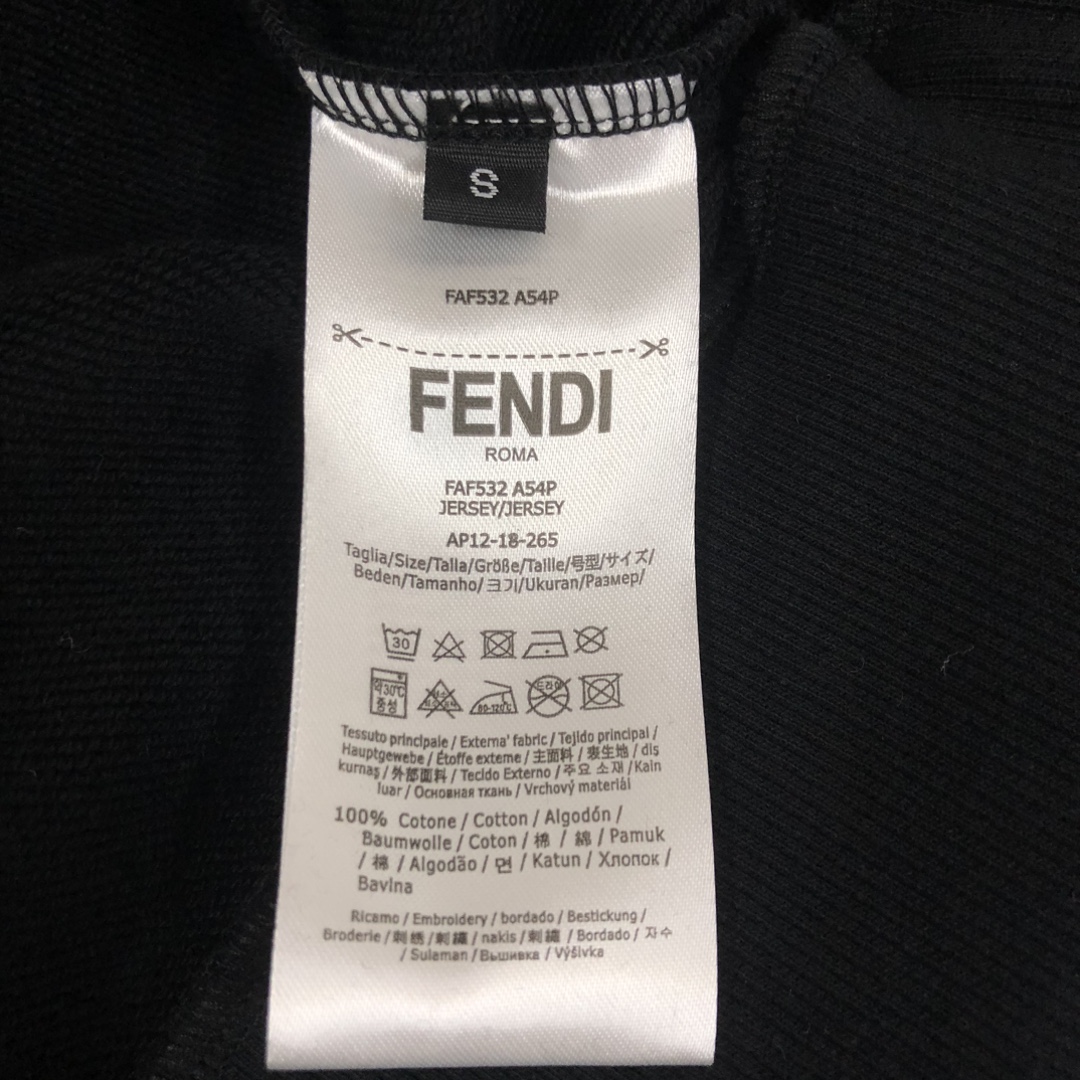 フェンディスウェット Tシャツ ト スーパーコピー FENDI オシャレ感満載の丸首プリントパーカー