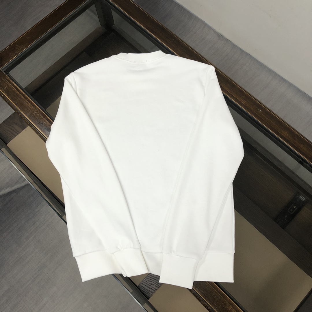 フェンディスウェット Tシャツ ト スーパーコピー FENDI オシャレ感満載の丸首プリントパーカー