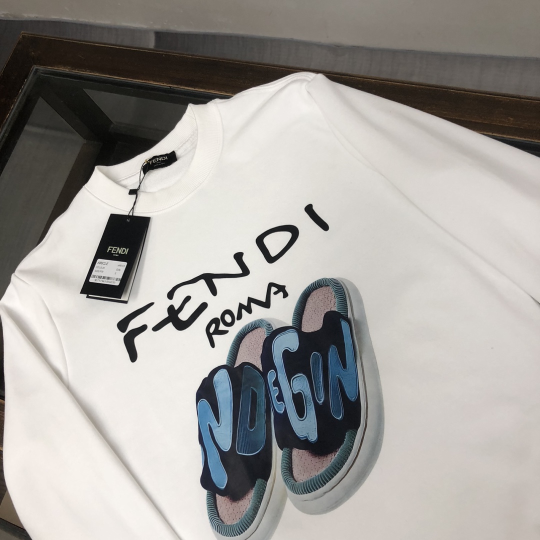 フェンディスウェット Tシャツ ト スーパーコピー FENDI オシャレ感満載の丸首プリントパーカー