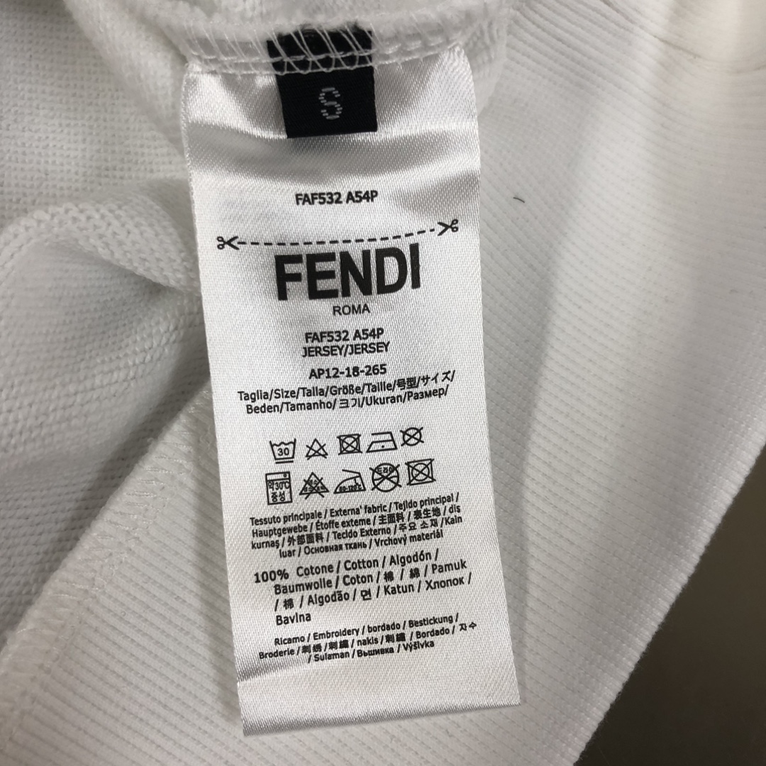 フェンディスウェット Tシャツ ト スーパーコピー FENDI オシャレ感満載の丸首プリントパーカー