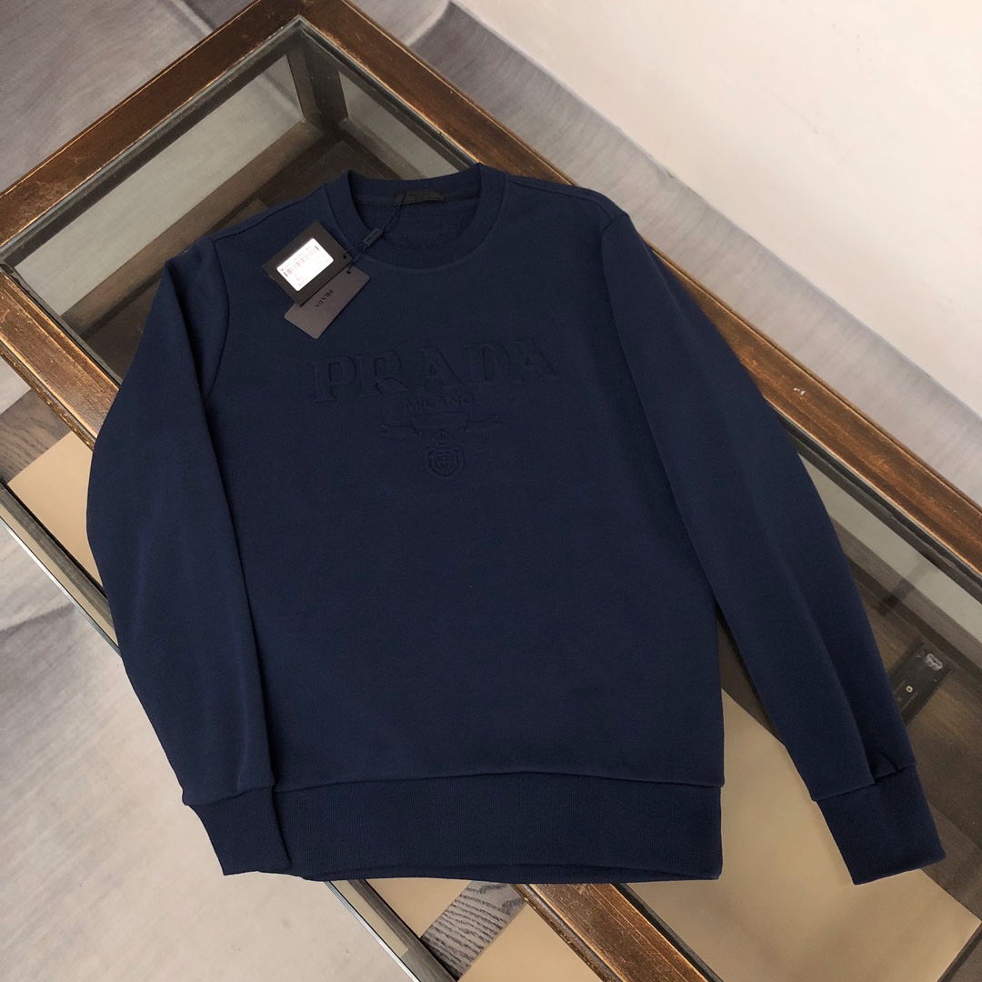 プラダ スウェット Tシャツ ト PRADAプリントが特徴のおしゃれなラウンドネックトップス