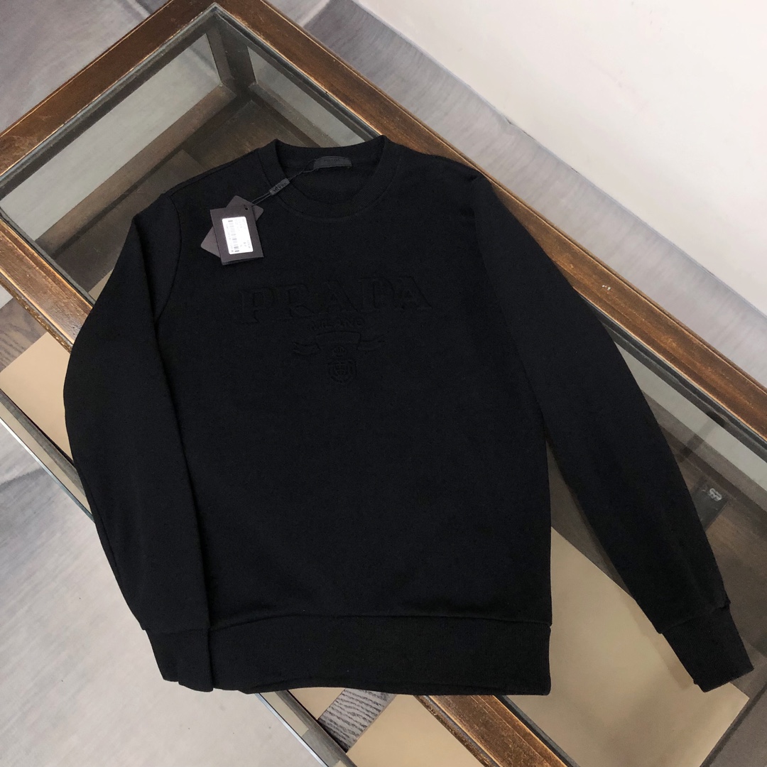 プラダ スウェット Tシャツ ト PRADAプリントが特徴のおしゃれなラウンドネックトップス