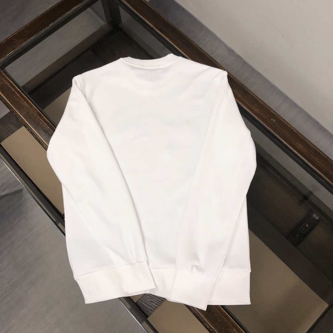 プラダ スウェット Tシャツ ト PRADAプリントが特徴のおしゃれなラウンドネックトップス