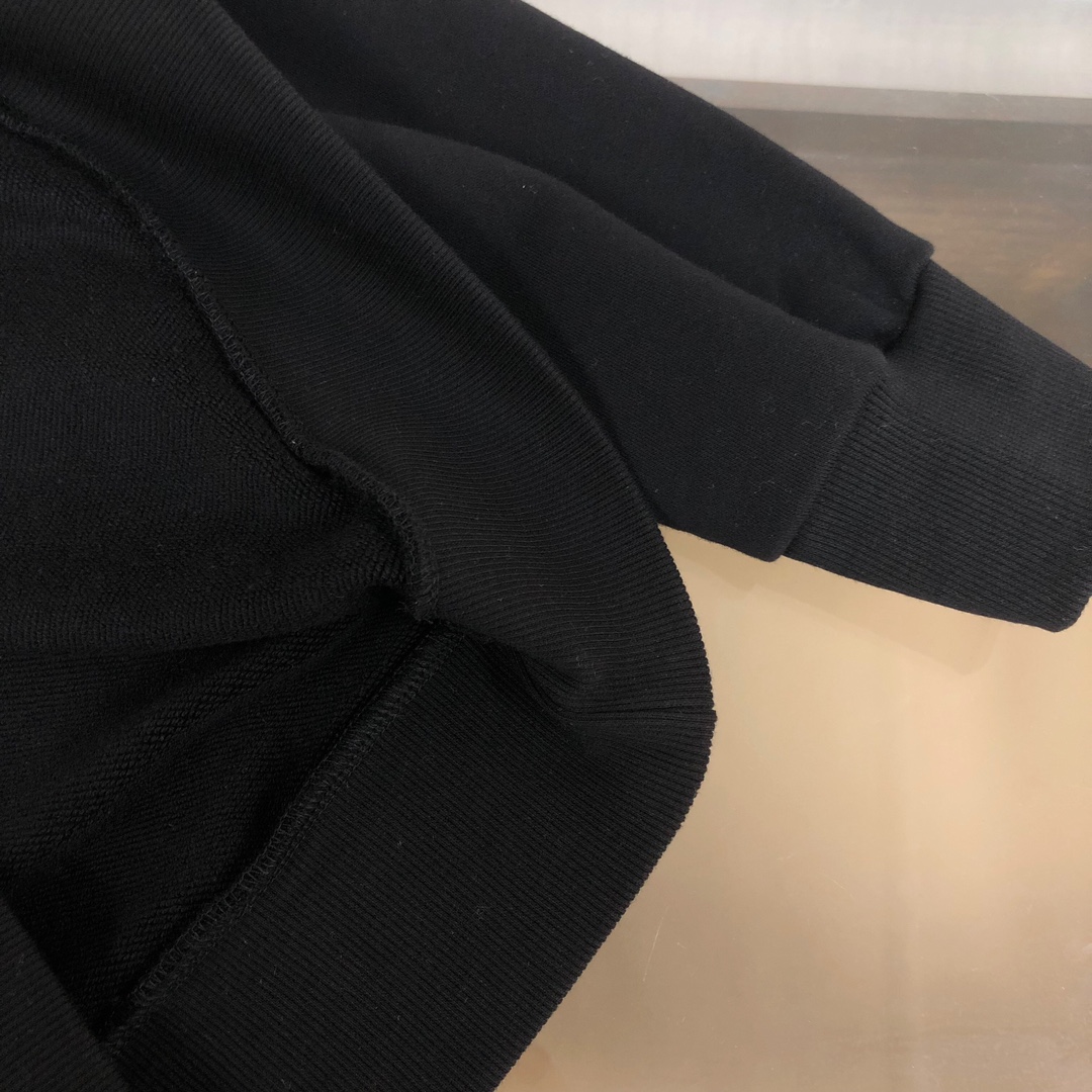 モンクレール スウェット Tシャツ ト スーパーコピー MONCLER カラフルな印花が目を引く人気のスウェットシャツ