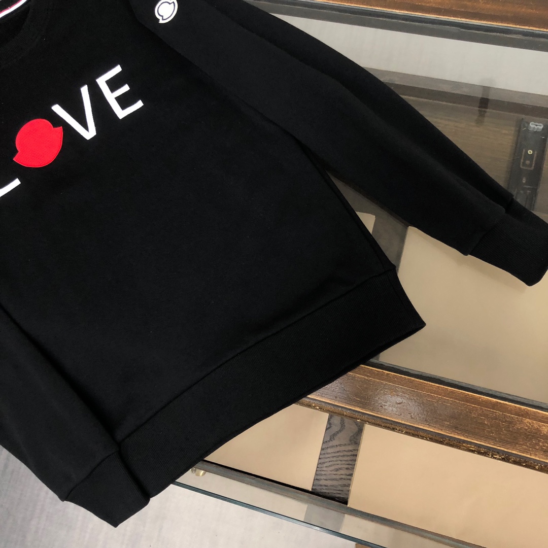 モンクレール スウェット Tシャツ ト コピーMONCLER 個性的なデザインのプリント入り丸首スウェット
