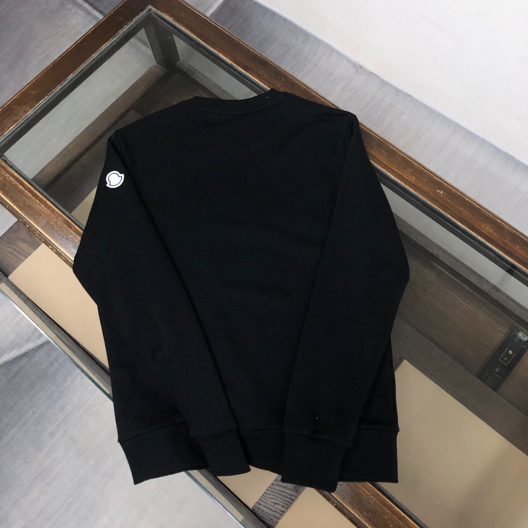 モンクレール スウェット Tシャツ ト コピーMONCLER 個性的なデザインのプリント入り丸首スウェット