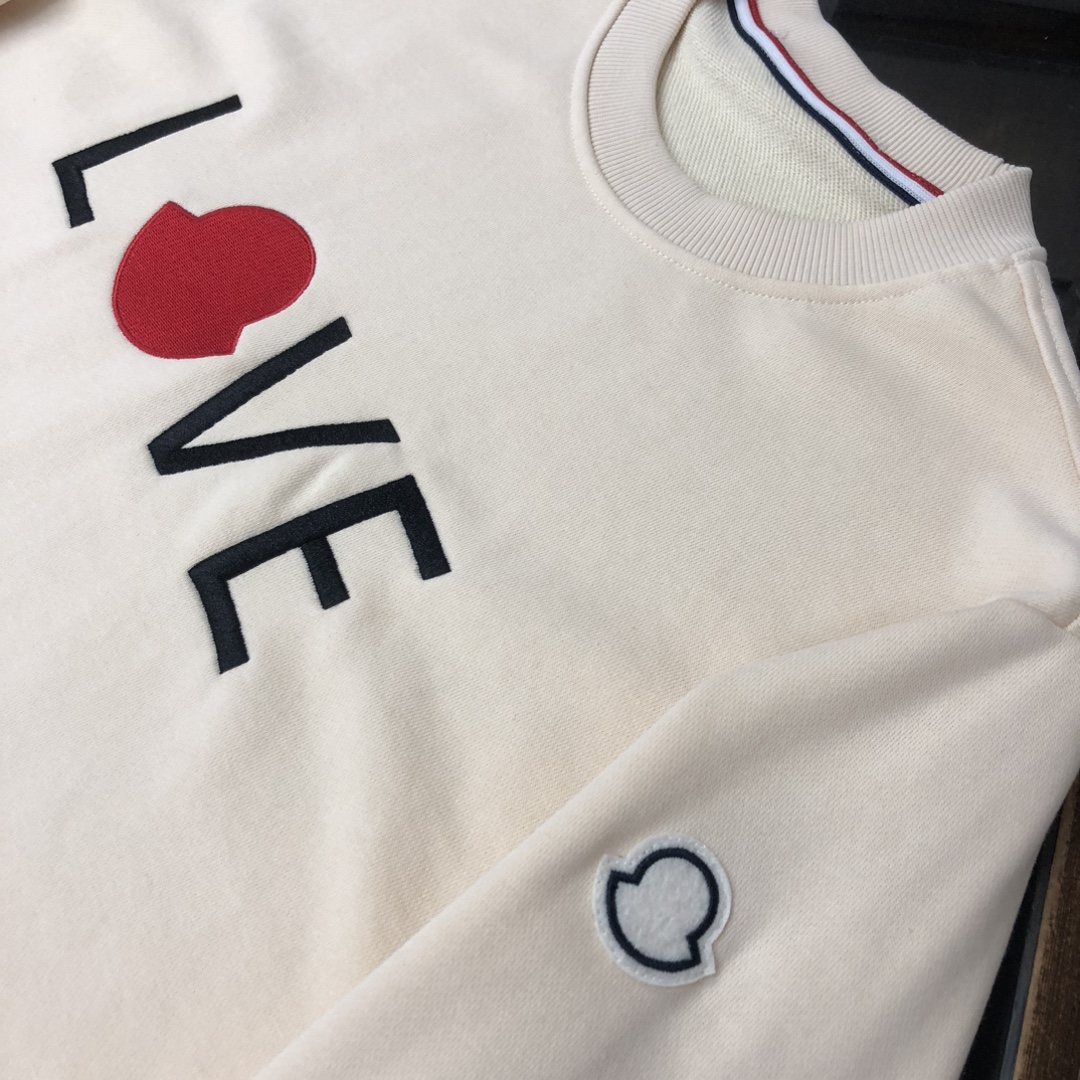 モンクレール スウェット Tシャツ ト コピーMONCLER 個性的なデザインのプリント入り丸首スウェット