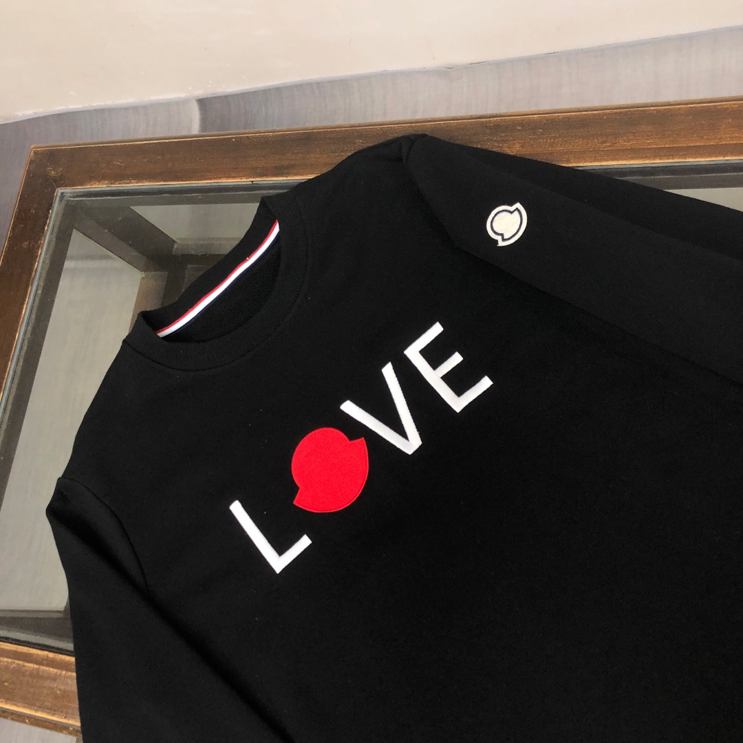 モンクレール スウェット Tシャツ ト コピーMONCLER 個性的なデザインのプリント入り丸首スウェット