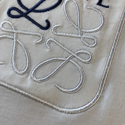 ロエベ 半袖Tシャツスーパーコピー  LOEWE ブルー刺繍ポケットと丸襟、爽やかな半袖Tシャツ