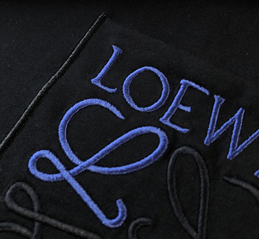 ロエベ 半袖Tシャツスーパーコピー  LOEWE ブルー刺繍ポケットと丸襟、爽やかな半袖Tシャツ