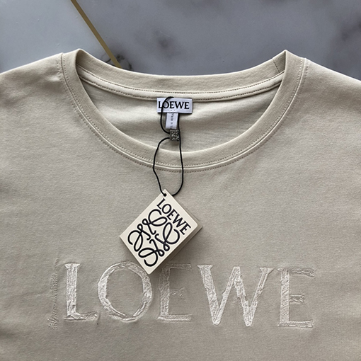 ロエベ 半袖Tシャツコピー LOEWE 噴き絵刺繍の花々が彩る短袖Tシャツ