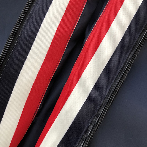 モンクレール アウタースーパーコピー MONCLER クラシックなデザインの編み帯と紐付きジャケット