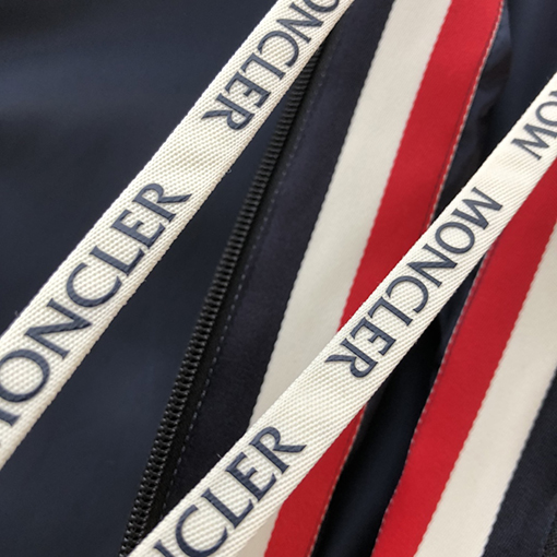 モンクレール アウタースーパーコピー MONCLER クラシックなデザインの編み帯と紐付きジャケット