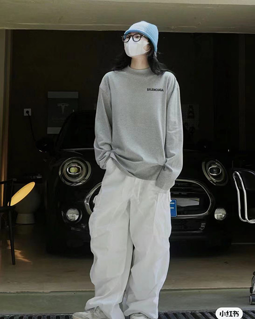 バレンシアガ 長袖 Tシャツ スーパーコピー BALENCIAGAプリント長袖Tシャツ、男女兼用