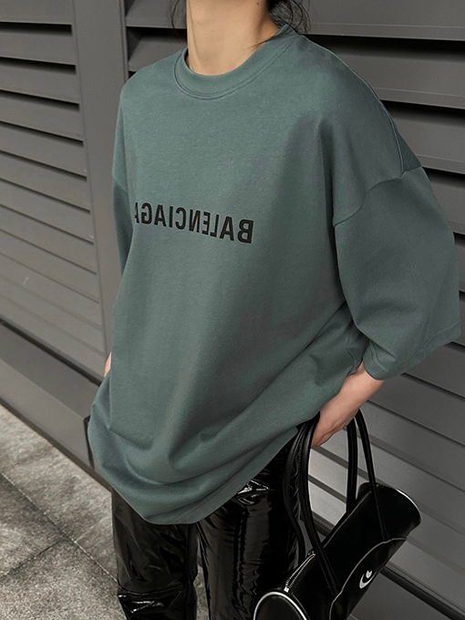 バレンシアガ 短袖Tシャツ コピー BALENCIAGA逆さまのロゴがプリント 黑、緑、白、