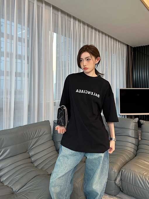 バレンシアガ 短袖Tシャツ コピー BALENCIAGA逆さまのロゴがプリント 黑、緑、白、