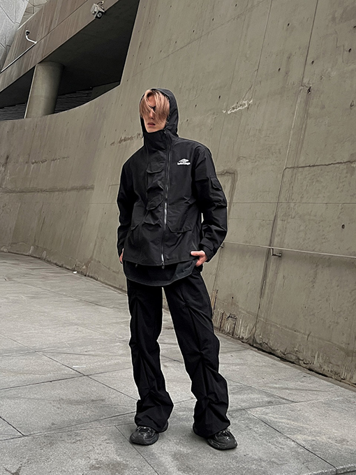 バレンシアガ アウター スーパーコピー  BALENCIAGA ブラックカラーのジャケット
