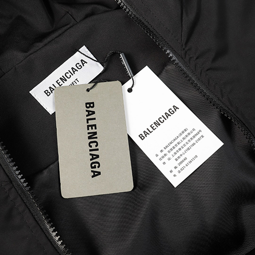 バレンシアガ アウター スーパーコピー  BALENCIAGA ブラックカラーのジャケット