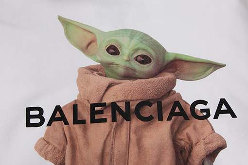 バレンシアガ  パーカー スーパーコピー BALENCIAGA  エイリアンのヨーダプリント連帽パーカー、克重520g、快適で厚みのある質感