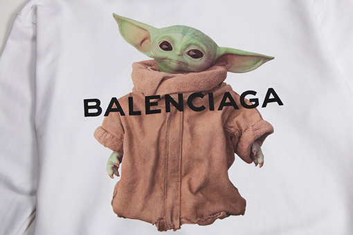 バレンシアガ  パーカー スーパーコピー BALENCIAGA  エイリアンのヨーダプリント連帽パーカー、克重520g、快適で厚みのある質感