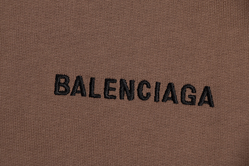 バレンシアガ  パーカー コピー クラシックな新色BALENCIAGA  ロゴ刺繍パーカー