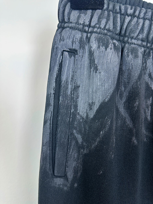 バレンシアガ スウェットパンツ コピー BALENCIAGA 手描きアンティークフットボール紋章刺繍パンツ、ワイドレッグデザイン
