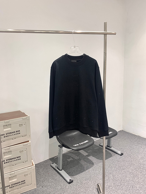 バレンシアガスウェットTシャツ ダイヤモンドストーンジップアップ スウェットTシャツ シンプルながらスタイリッシュなデザイン
