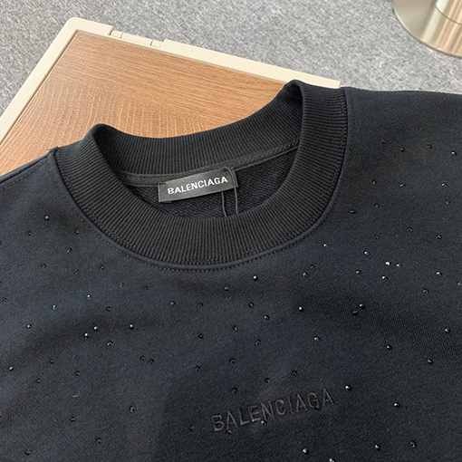 バレンシアガスウェットTシャツ ダイヤモンドストーンジップアップ スウェットTシャツ シンプルながらスタイリッシュなデザイン