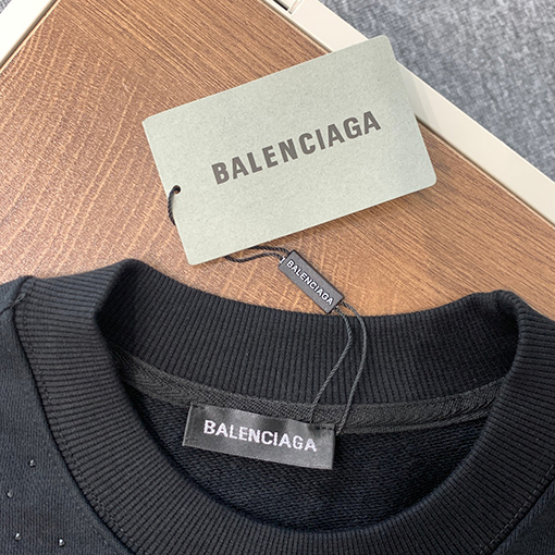 バレンシアガスウェットTシャツ ダイヤモンドストーンジップアップ スウェットTシャツ シンプルながらスタイリッシュなデザイン