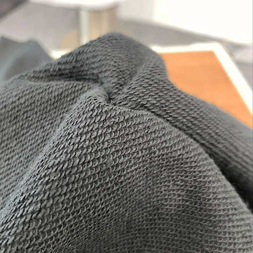 バレンシアガスウェットTシャツ   ダイヤモンドストーンジップアップ スウェットTシャツ シンプルながらスタイリッシュなデザイン