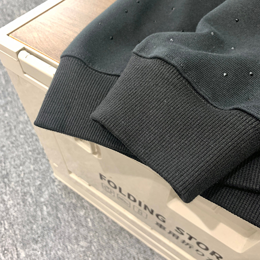 バレンシアガスウェットTシャツ ダイヤモンドストーンジップアップ スウェットTシャツ シンプルながらスタイリッシュなデザイン