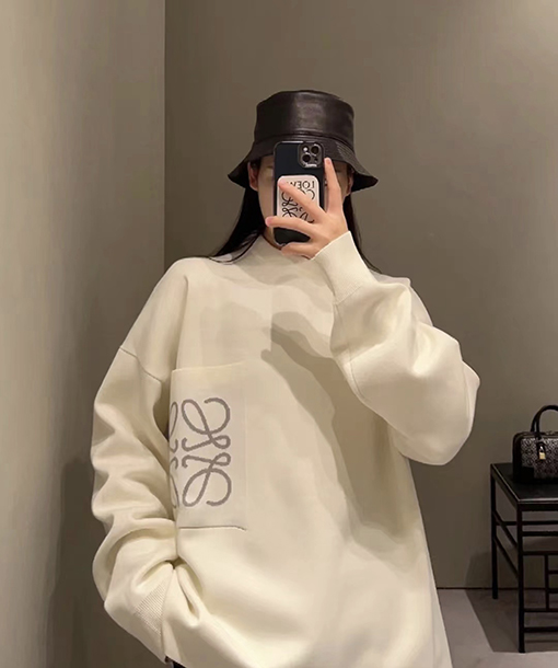 ロエベ ニット セータースーパーコピー LOEWE アナグラム刺繍ポケットモーダルセーター