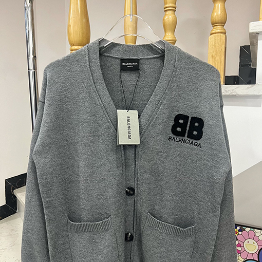 バレンシアガ カーディガンスーパーコピー BALENCIAGA ダブルBロゴ刺繍編みカーディガン 最大約900gの高充実度