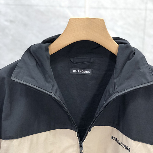 バレンシアガ  ジャケットスーパーコピー     フルジップフロントとビックリーフbalenciaga 刺繍ジャケット アウター